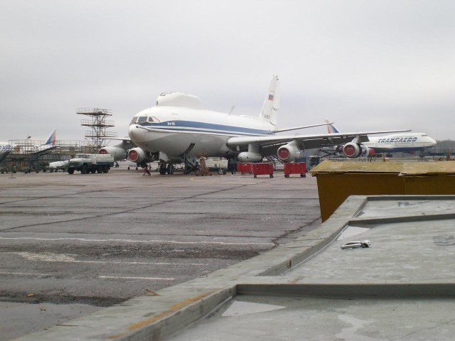 Ил-86 совсем необычный.Домодедово.Ноябрь 2013 г..JPG